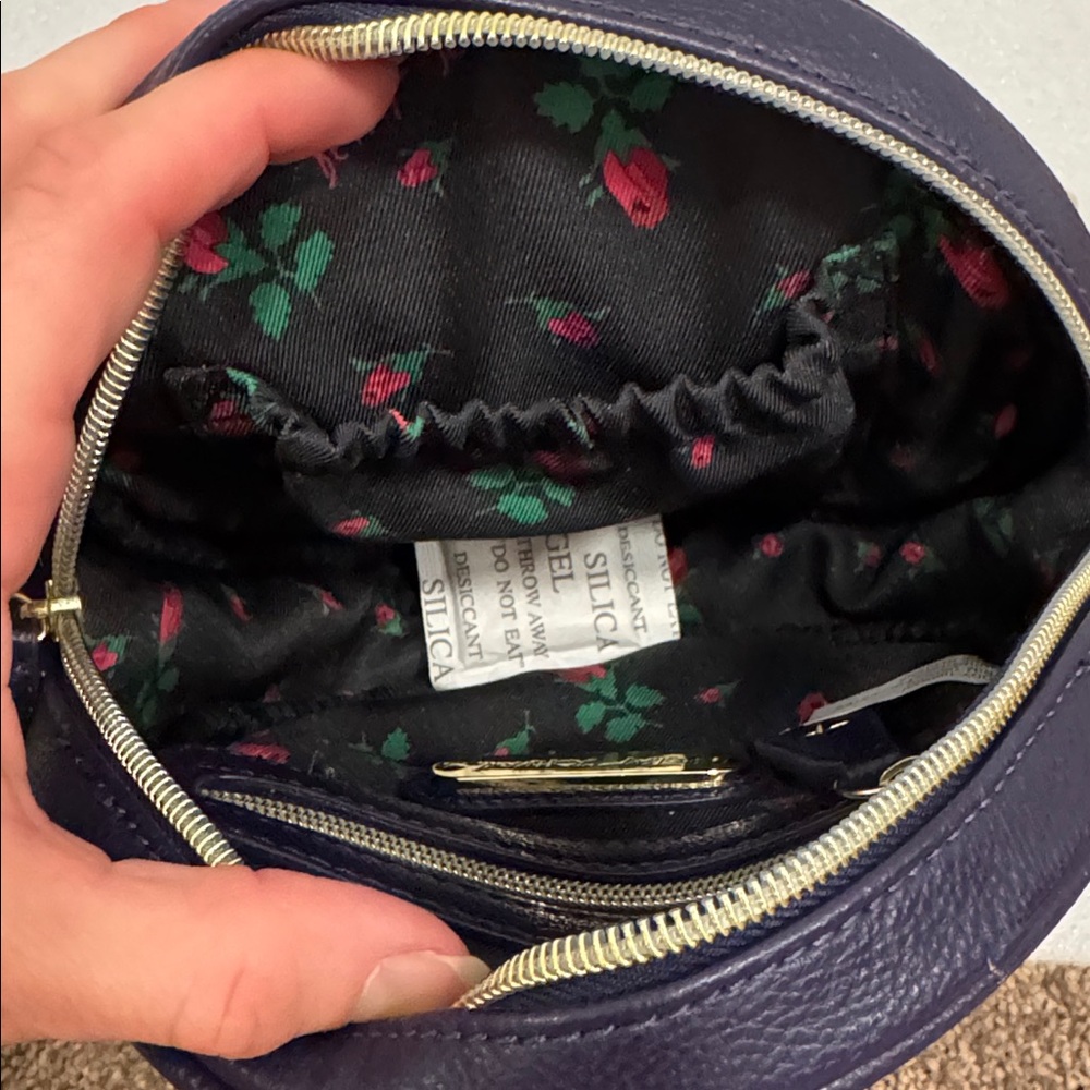 Betsey Johnson nautical wheel anchor circular crossbody bag purse - Picture 7 of 7
